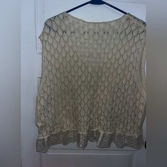 CIDER NWOT LACE TRIM CROCHET BUTTON KNITTED CROP TOP CURVE & PLUS - Picture 8 of 9